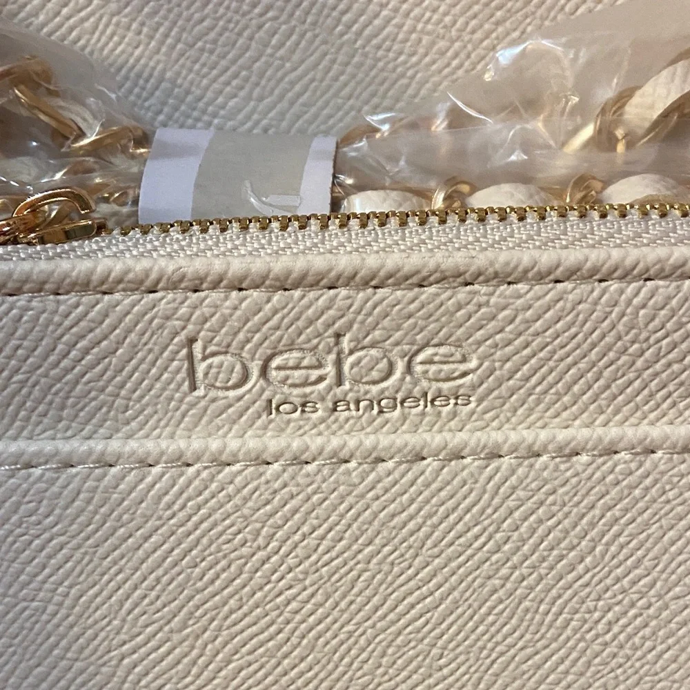 Bebe Los Angeles NWT Cream and White Crossbody Shoulder Bag 7.5x5x2 - Picture 4 of 6